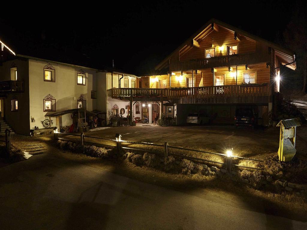Santa Maddalena in Casies Apparthotel Bio Natur Refugium Blaslahof מראה חיצוני תמונה